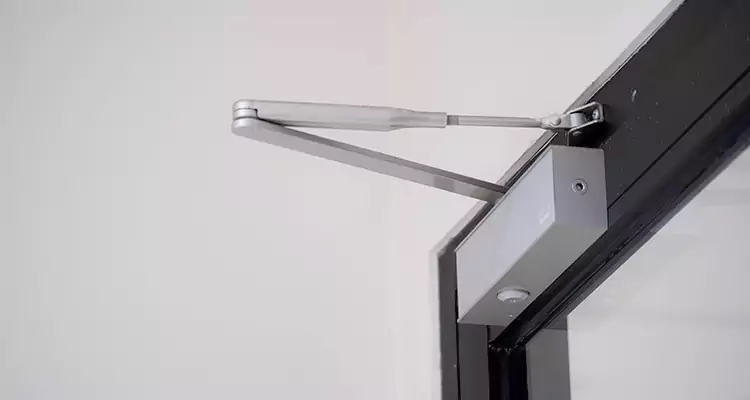 Screen Door Closer Installation in Oakleaf Plantation, FL