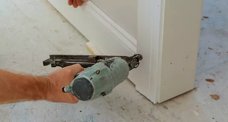 Fix Garage Door Panel in Oakleaf Plantation, FL