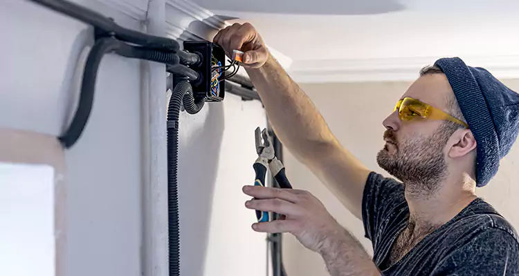 Garage Door Opener Cable Repair in Oakleaf Plantation, FL