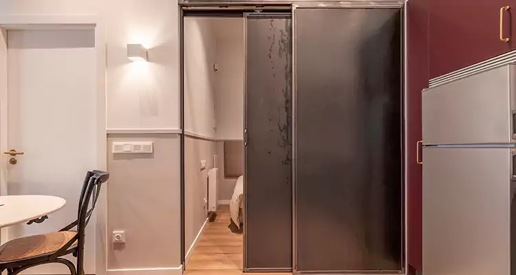 We Fix Closet Sliding Door in Oakleaf Plantation, FL