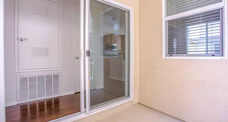 Sliding Screen Door Track Repair in Oakleaf Plantation, FL