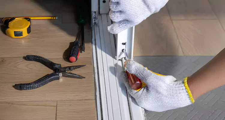 Screen Door Wheel Replacement in Oakleaf Plantation, FL