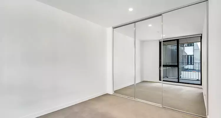 Why Homeowners Choose Us for Sliding Mirror Door Replacement in Oakleaf Plantation, FL