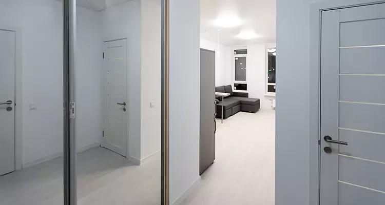 Modern Mirrored Closet Doors Repair in Oakleaf Plantation, FL