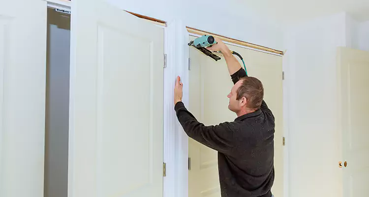Top Rated Door Fixing ServiceFixing Garage Door Track in Oakleaf Plantation, FL