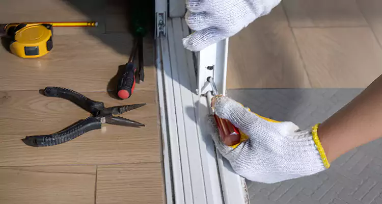 Closet Sliding Door Track Repair in Oakleaf Plantation, FL