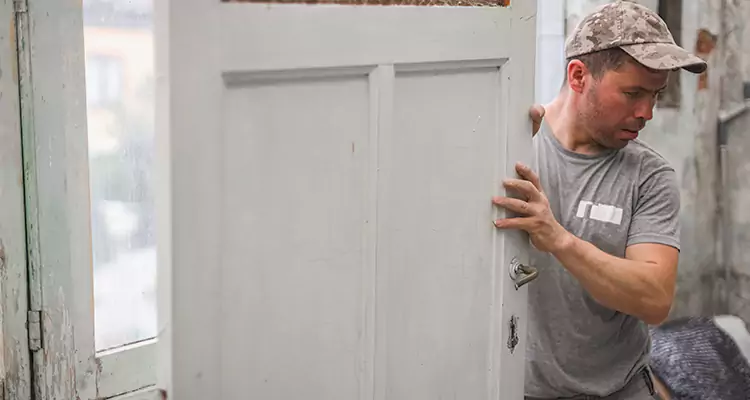 Home Front Door Replacement in Oakleaf Plantation, FL