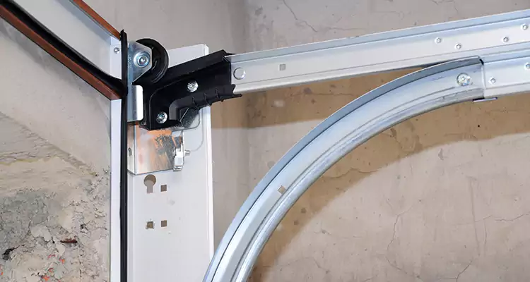 Maintain Liftmaster Garage Door Off Track in Oakleaf Plantation, FL