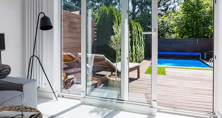 Fixing A Sliding Screen Door Roller in Oakleaf Plantation, FL