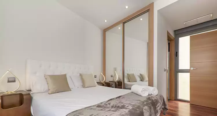 Sliding Wardrobe Door Mirror Replacement in Oakleaf Plantation, FL