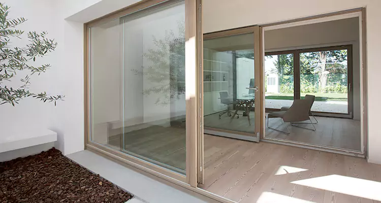 Sliding Screen Door Bottom Track Replacement in Oakleaf Plantation, FL